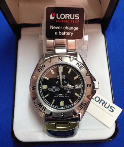 Reloj LORUS KINETIC  Academia General del Aire. Esfera negra